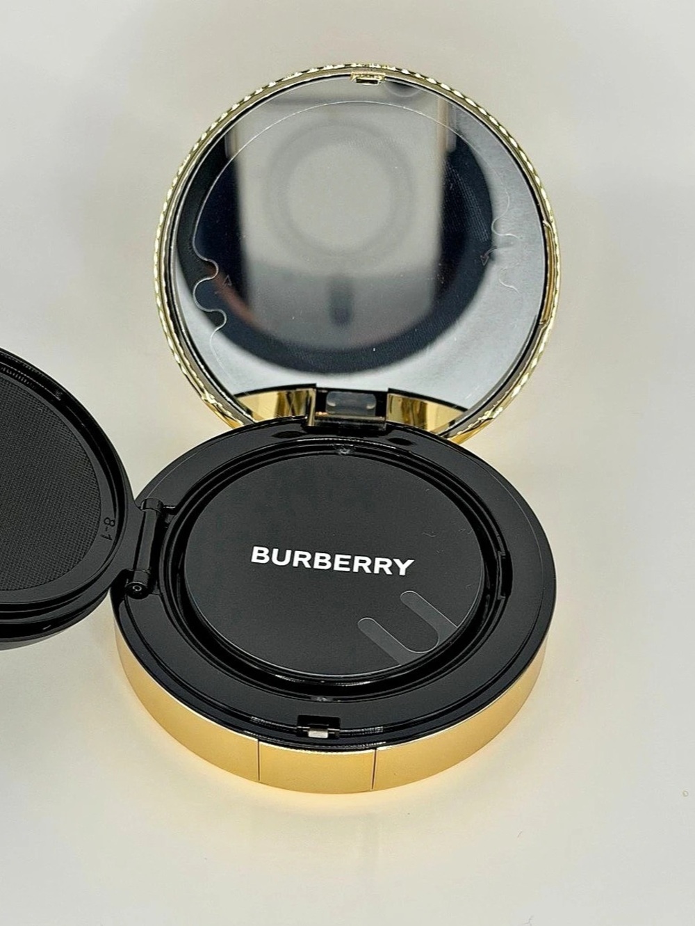 Burberry Matte Glow Cushion Foundation 20 Fair Cool NWT